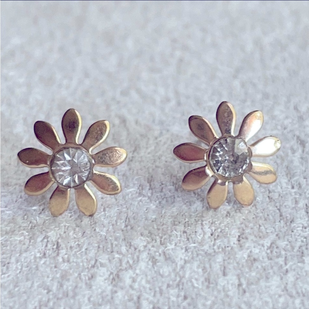Flower gold minimalist studs